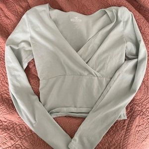 Light blue Hollister wrap tee